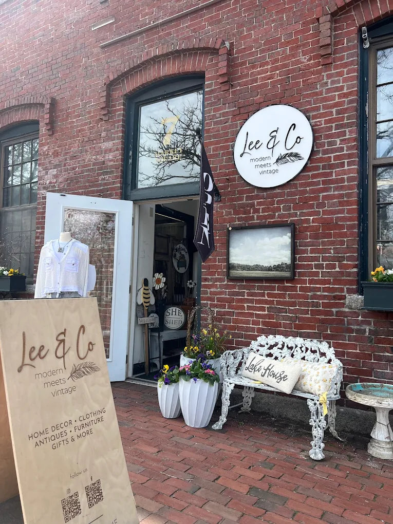 Lee & Co